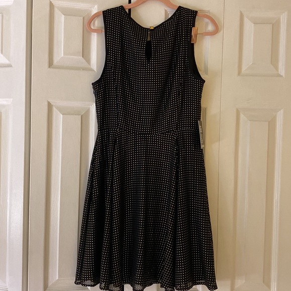 Black and Gold Dress - Picture 7 of 8